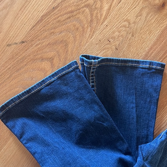 Shyanne Jeans - Picture 3 of 6